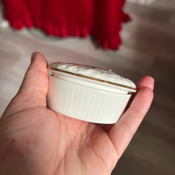 4/$100 Festive Season's Greetings ceramic trinket box organizer 🥰 - Picture 3 of 7